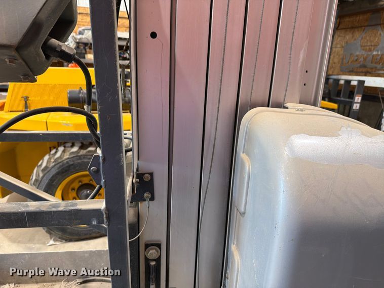 image for item EV2337 2013 JLG 20MVL lift vertical lift
