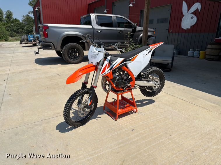 image for item EV2338 2022 KTM 85SX dirt bike