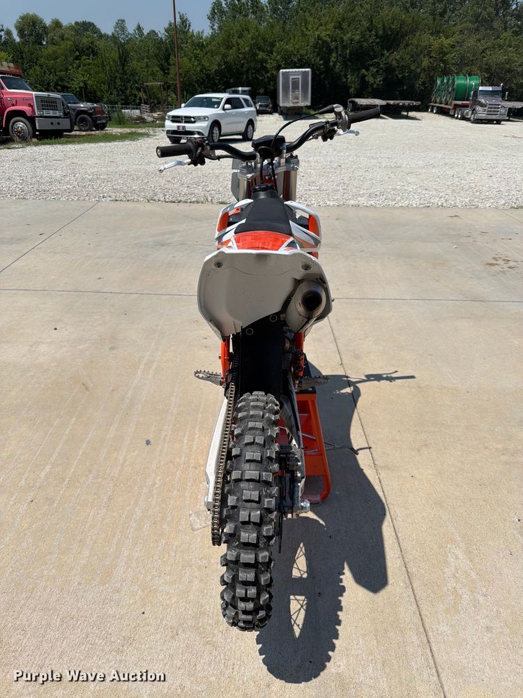 image for item EV2338 2022 KTM 85SX dirt bike
