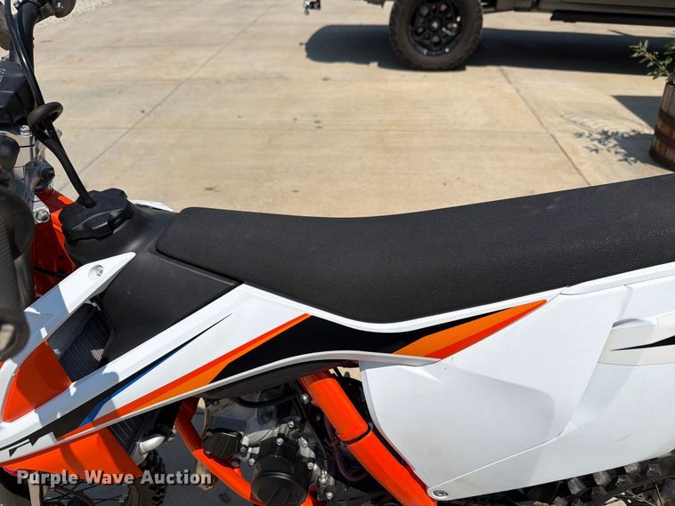 image for item EV2338 2022 KTM 85SX dirt bike