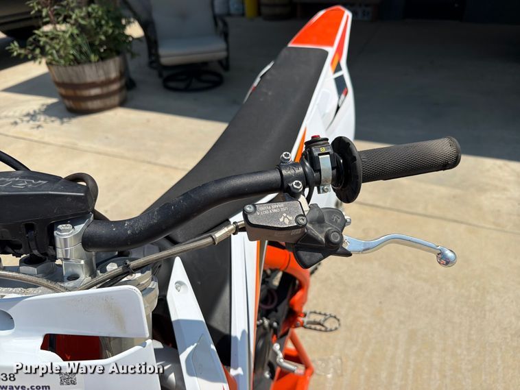 image for item EV2338 2022 KTM 85SX dirt bike