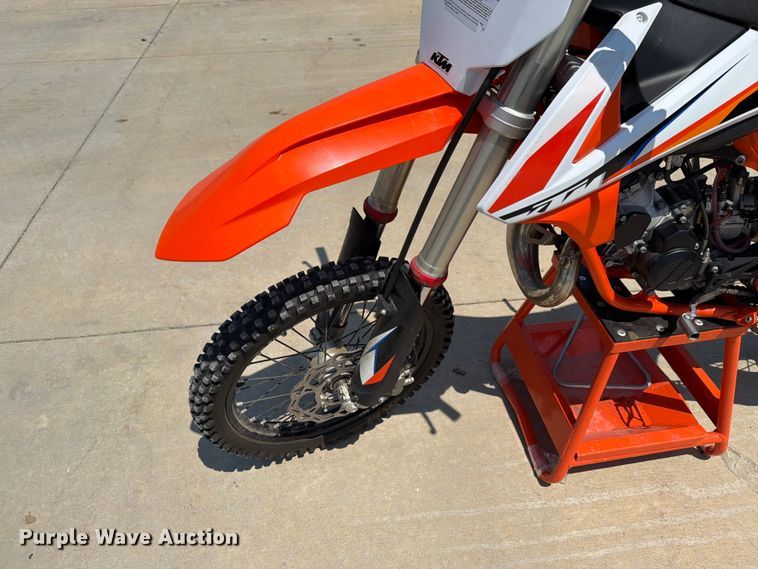 image for item EV2338 2022 KTM 85SX dirt bike