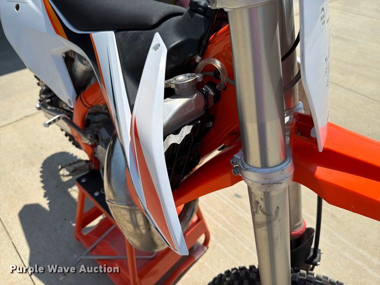 image for item EV2338 2022 KTM 85SX dirt bike