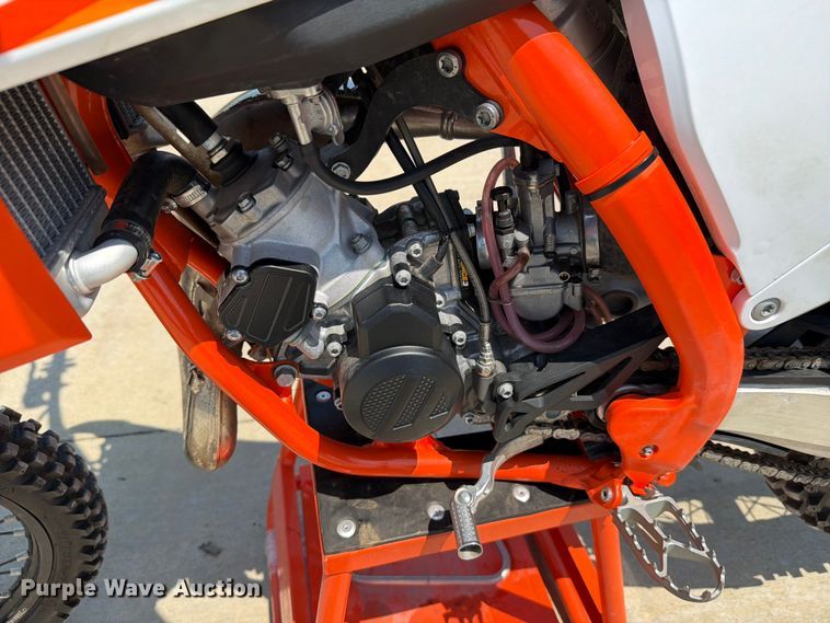 image for item EV2338 2022 KTM 85SX dirt bike