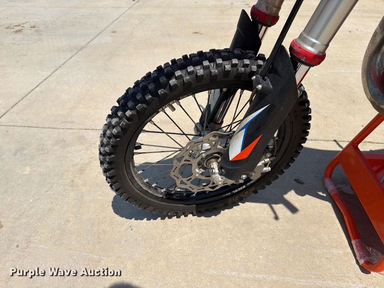 image for item EV2338 2022 KTM 85SX dirt bike