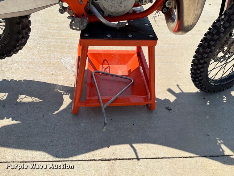 image for item EV2338 2022 KTM 85SX dirt bike