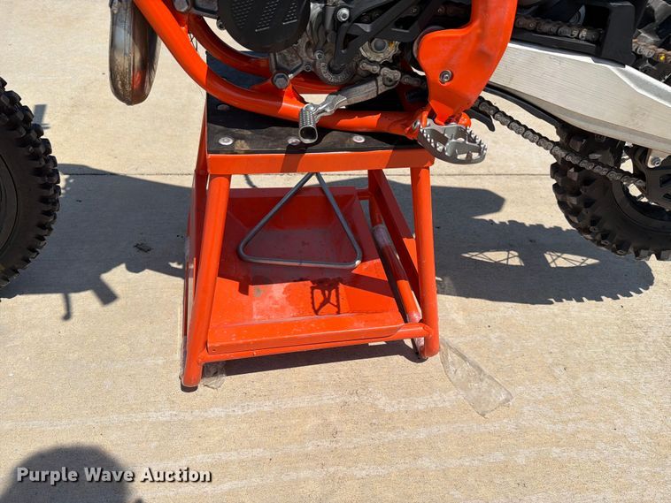 image for item EV2338 2022 KTM 85SX dirt bike