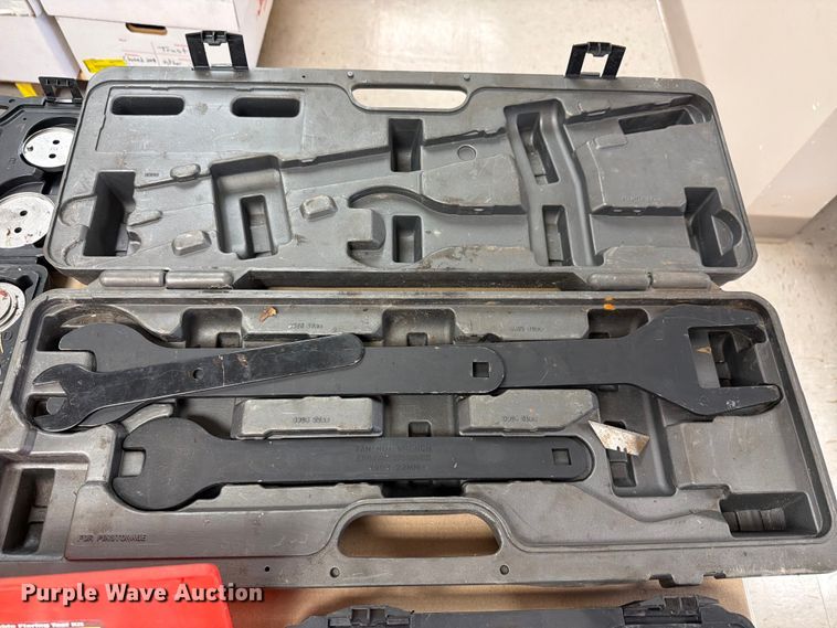 image for item EV2370 Shop tools