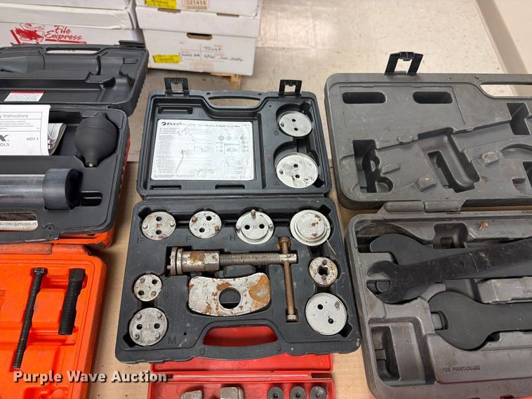 image for item EV2370 Shop tools