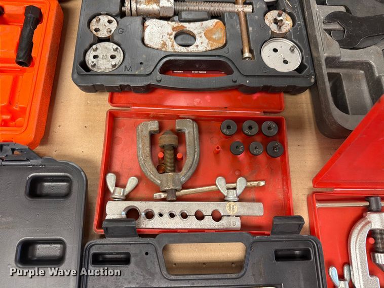 image for item EV2370 Shop tools