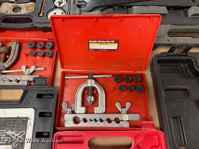 image for item EV2370 Shop tools