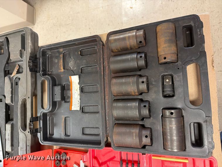 image for item EV2370 Shop tools