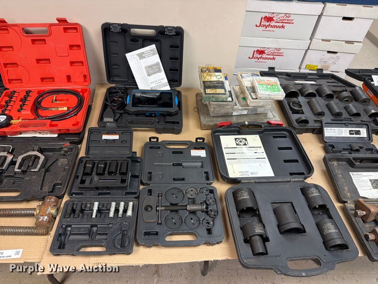 image for item EV2370 Shop tools