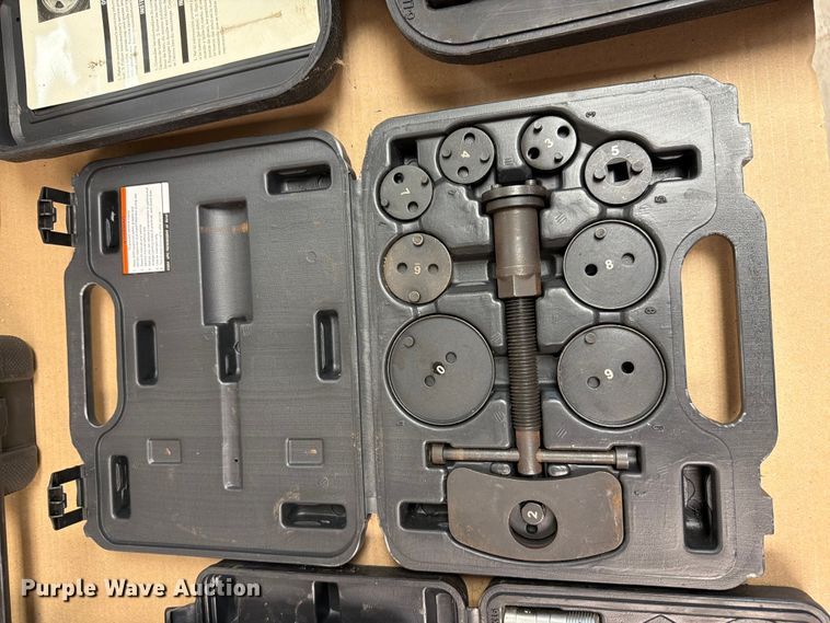 image for item EV2370 Shop tools