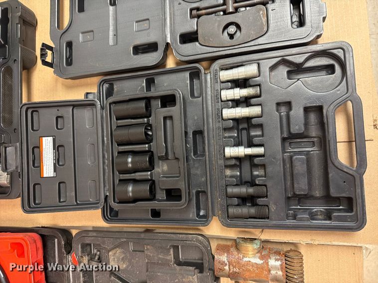 image for item EV2370 Shop tools