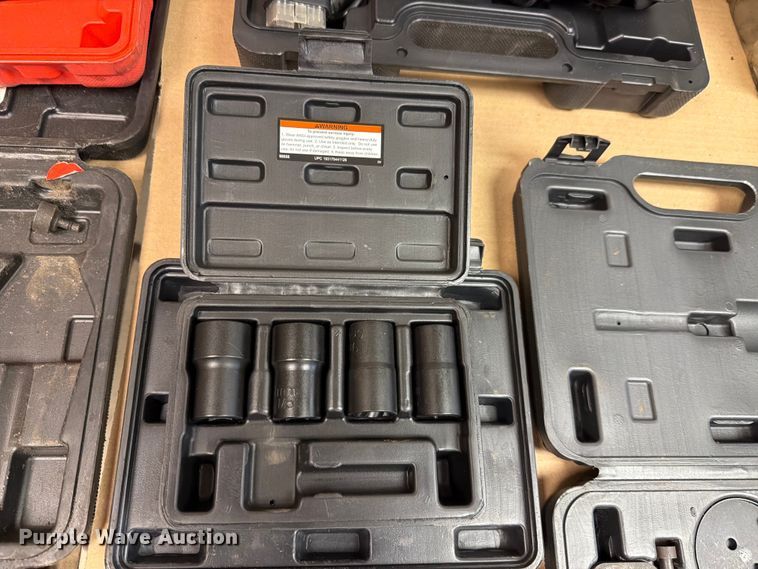 image for item EV2370 Shop tools