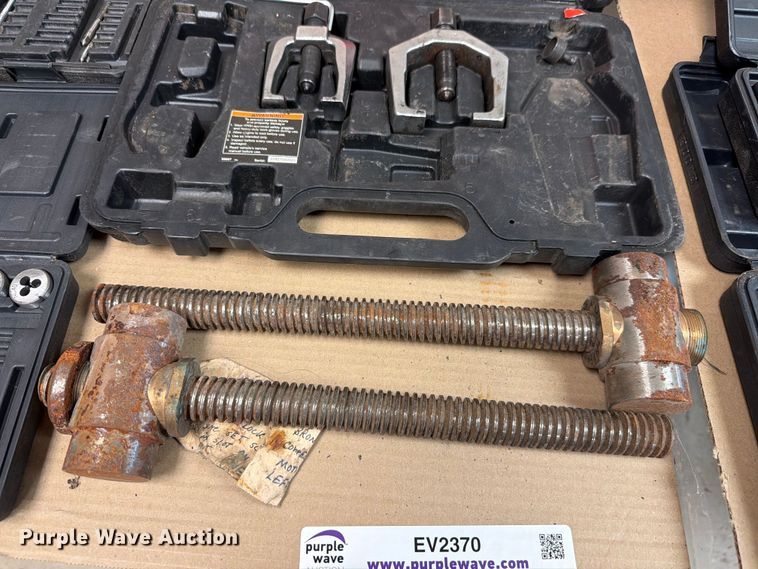 image for item EV2370 Shop tools