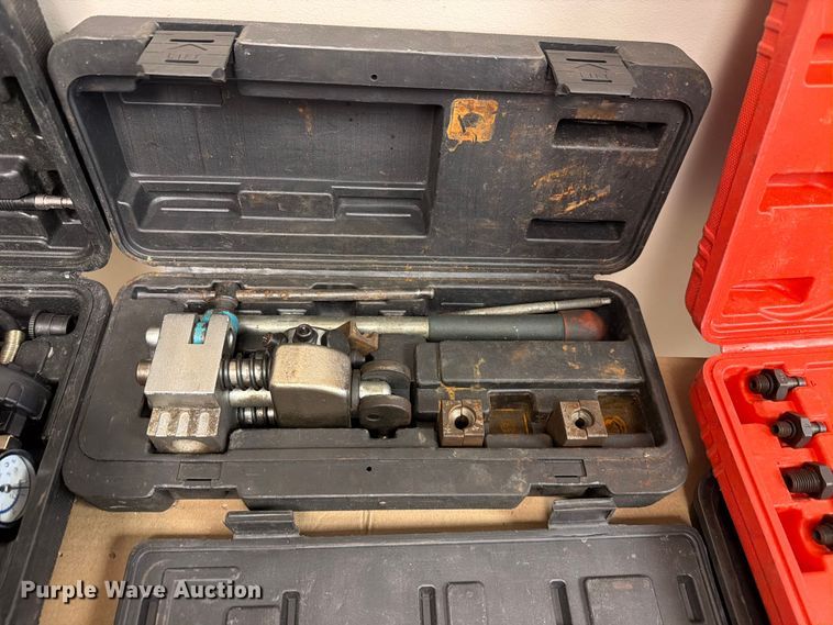 image for item EV2370 Shop tools