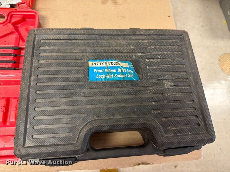 image for item EV2370 Shop tools
