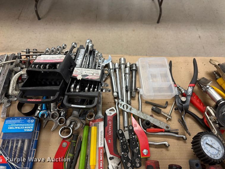 image for item EV2371 Shop tools