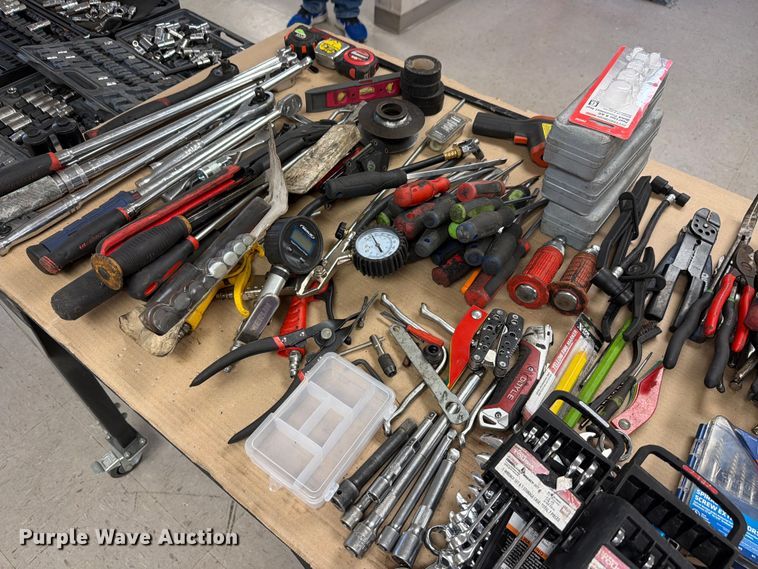 image for item EV2371 Shop tools