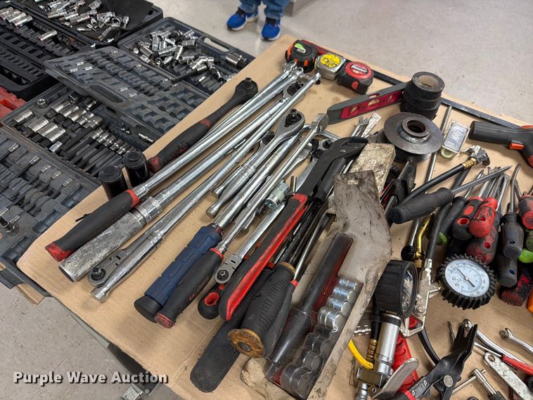 image for item EV2371 Shop tools