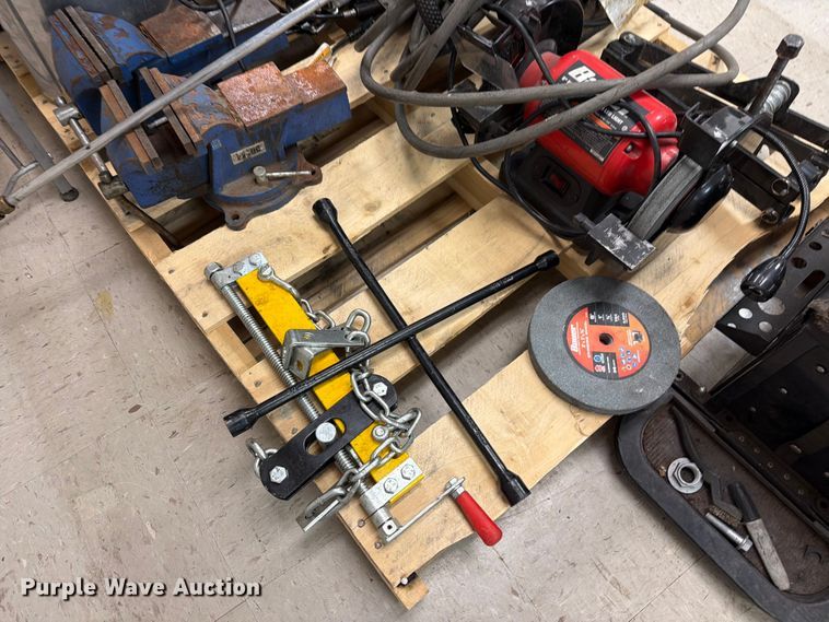 image for item EV2373 Tools