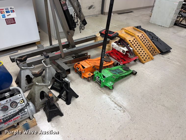 image for item EV2374 Shop tools
