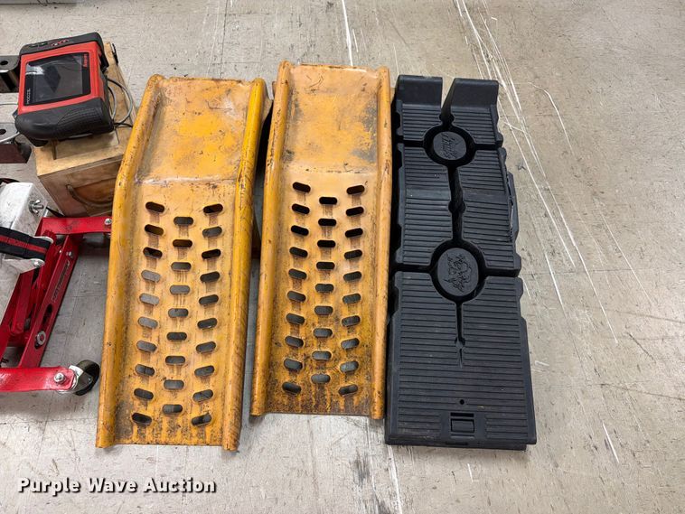 image for item EV2374 Shop tools