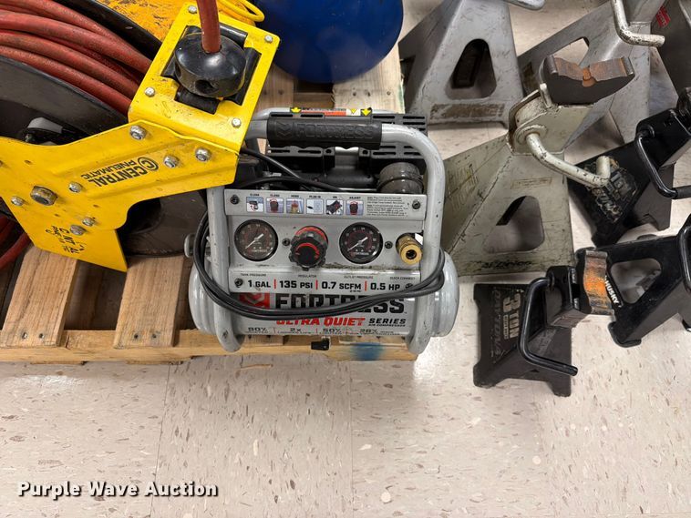 image for item EV2374 Shop tools