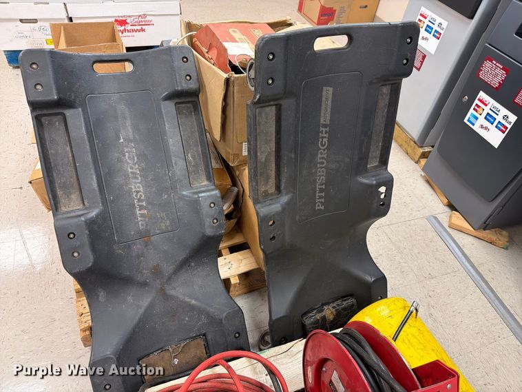 image for item EV2374 Shop tools