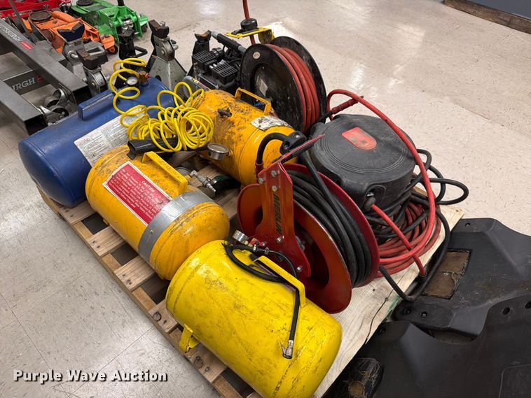 image for item EV2374 Shop tools