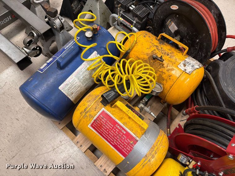image for item EV2374 Shop tools