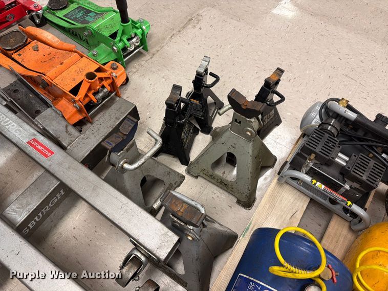 image for item EV2374 Shop tools