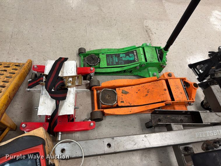 image for item EV2374 Shop tools
