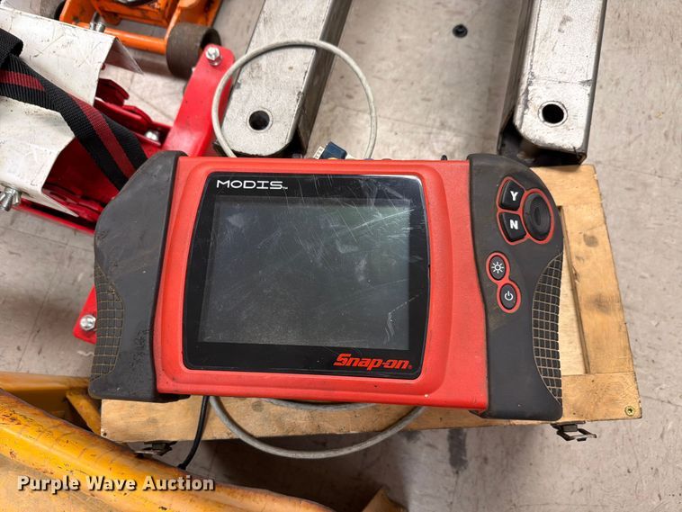 image for item EV2374 Shop tools