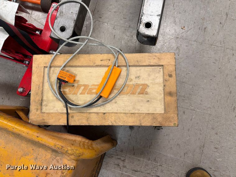 image for item EV2374 Shop tools