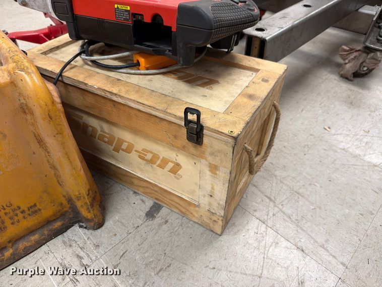 image for item EV2374 Shop tools