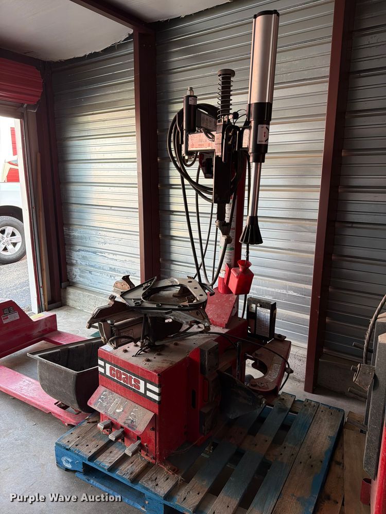Coats RC-55 tire changer