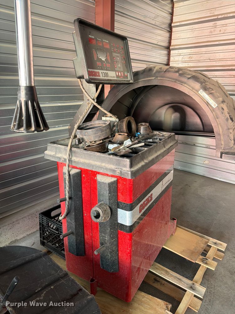 image for item EV2376 Coats 1300 tire balancer