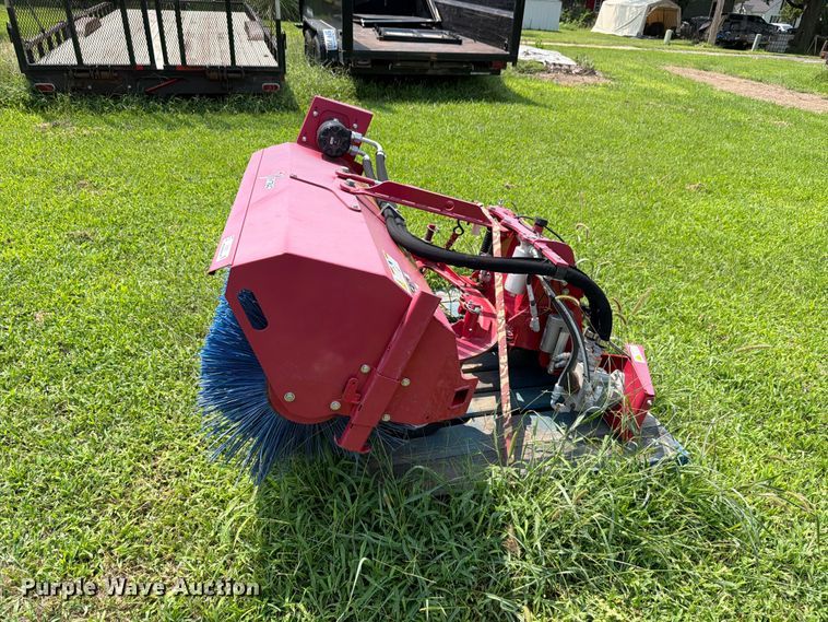 image for item EV2379 Ventrac KJ520 broom