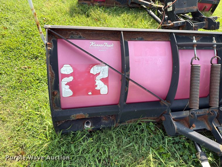 image for item EV2396 Boss 8' W snow plow