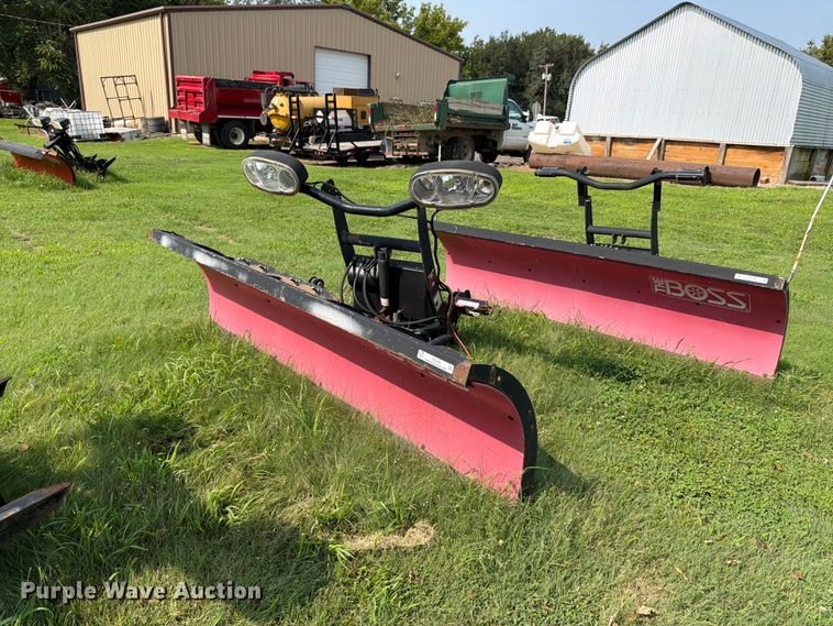 Boss 8' W snow plow