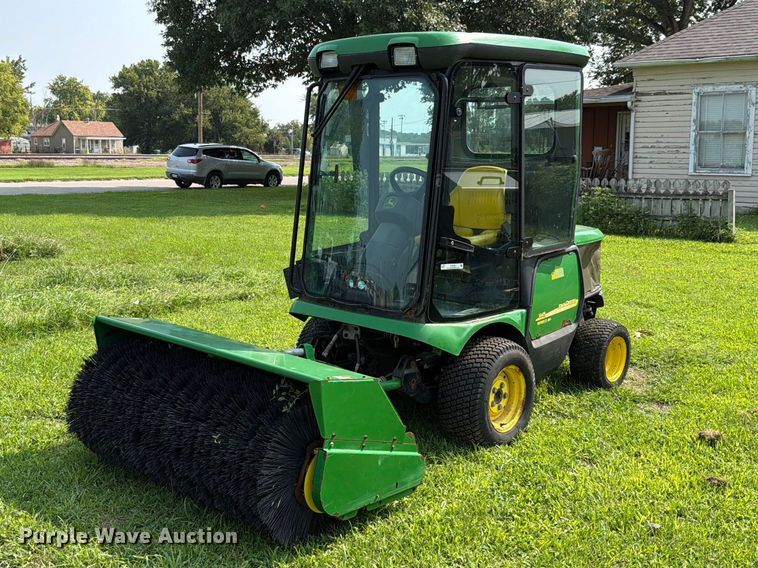 2012 John Deere 1444 Series II lawn mower