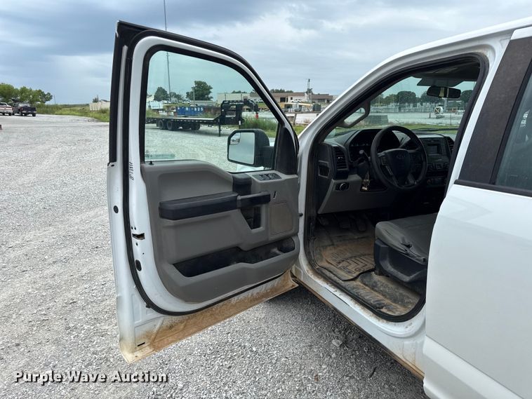 image for item EV6049 2016 Ford F150 XL Crew Cab pickup truck