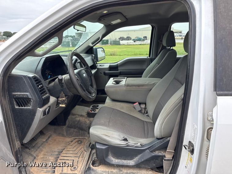 image for item EV6049 2016 Ford F150 XL Crew Cab pickup truck