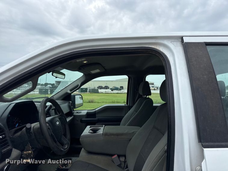 image for item EV6049 2016 Ford F150 XL Crew Cab pickup truck