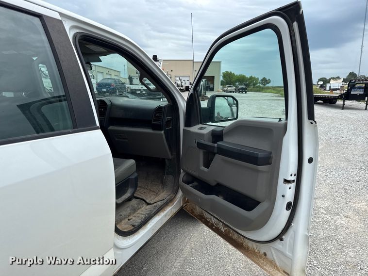 image for item EV6049 2016 Ford F150 XL Crew Cab pickup truck