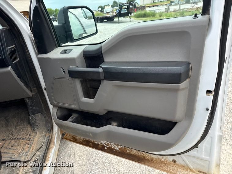 image for item EV6049 2016 Ford F150 XL Crew Cab pickup truck