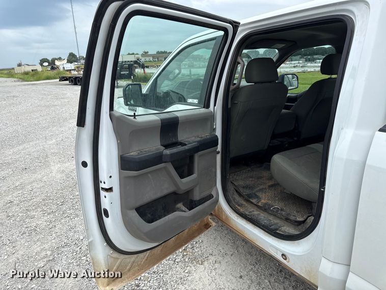 image for item EV6049 2016 Ford F150 XL Crew Cab pickup truck